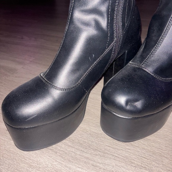 Black Platform Boots - Picture 4 of 13